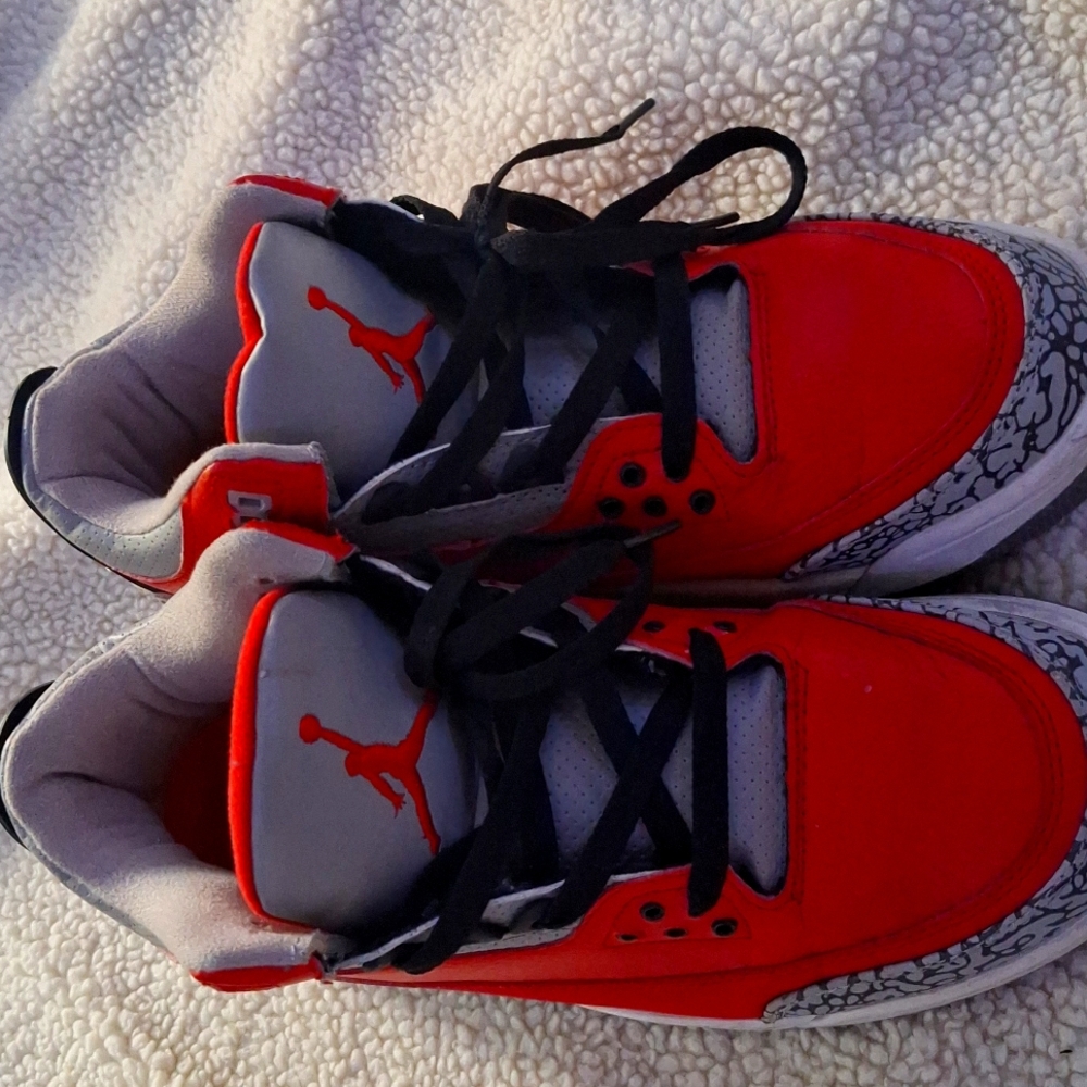 Jordan Retro 3s fire red size 10 -$100